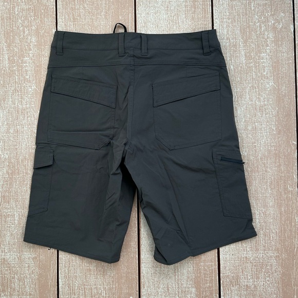 Patagonia Hybrid board shorts, 33 - Picture 2 of 3